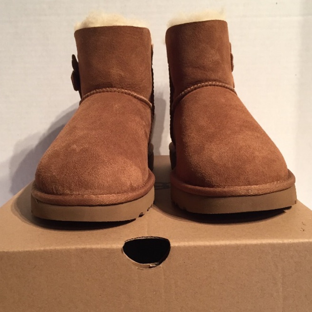 New UGG Mini Bailey Chestnut Poppy Suede Boots - Picture 2 of 8